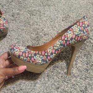 Jessica Simpson Multicolor Floral Heels